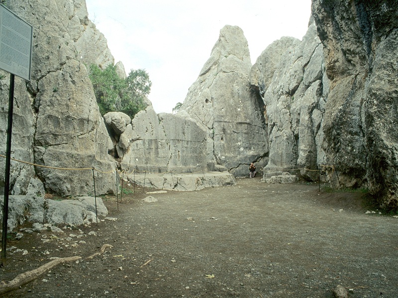 Yazilikaya_Kammer_A