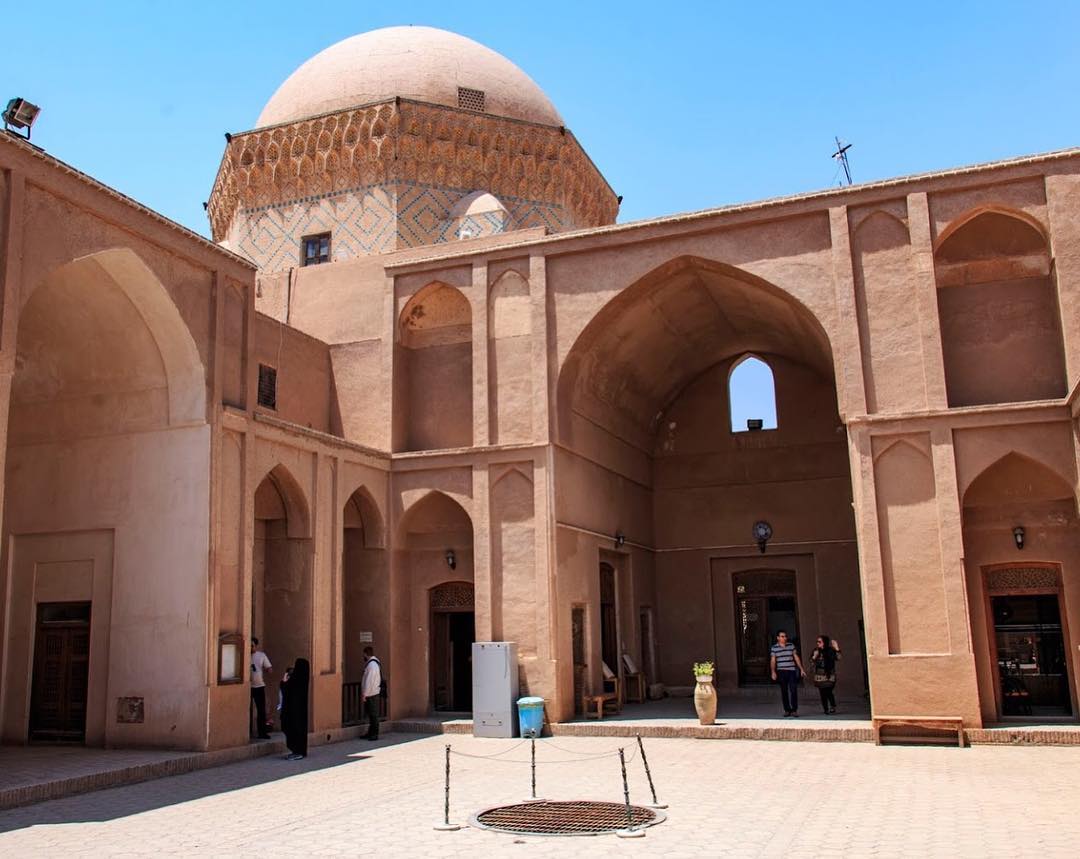 مدرسه ضیائیه یا زندان اسکندر