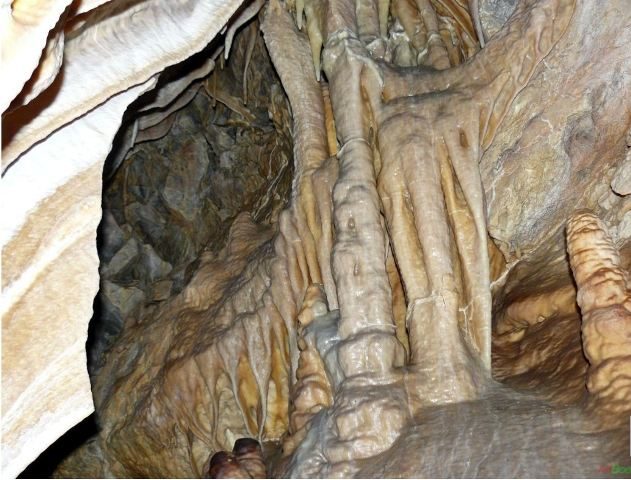 غار زنگیان سوادکوه